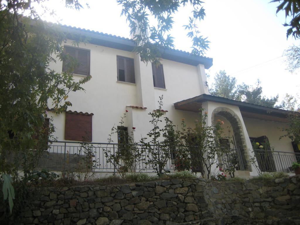 Flora'S House Spilia Exterior foto